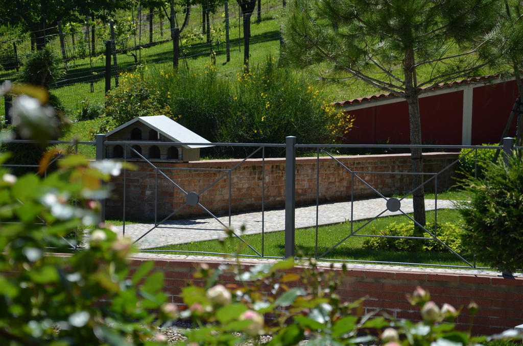 Cascina Castagneto Hotel Castell'Alfero Exterior photo