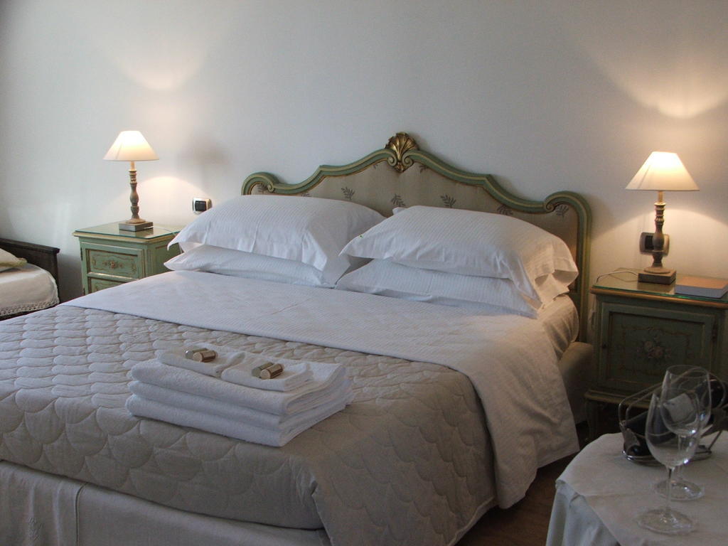 Cascina Castagneto Hotel Castell'Alfero Exterior photo
