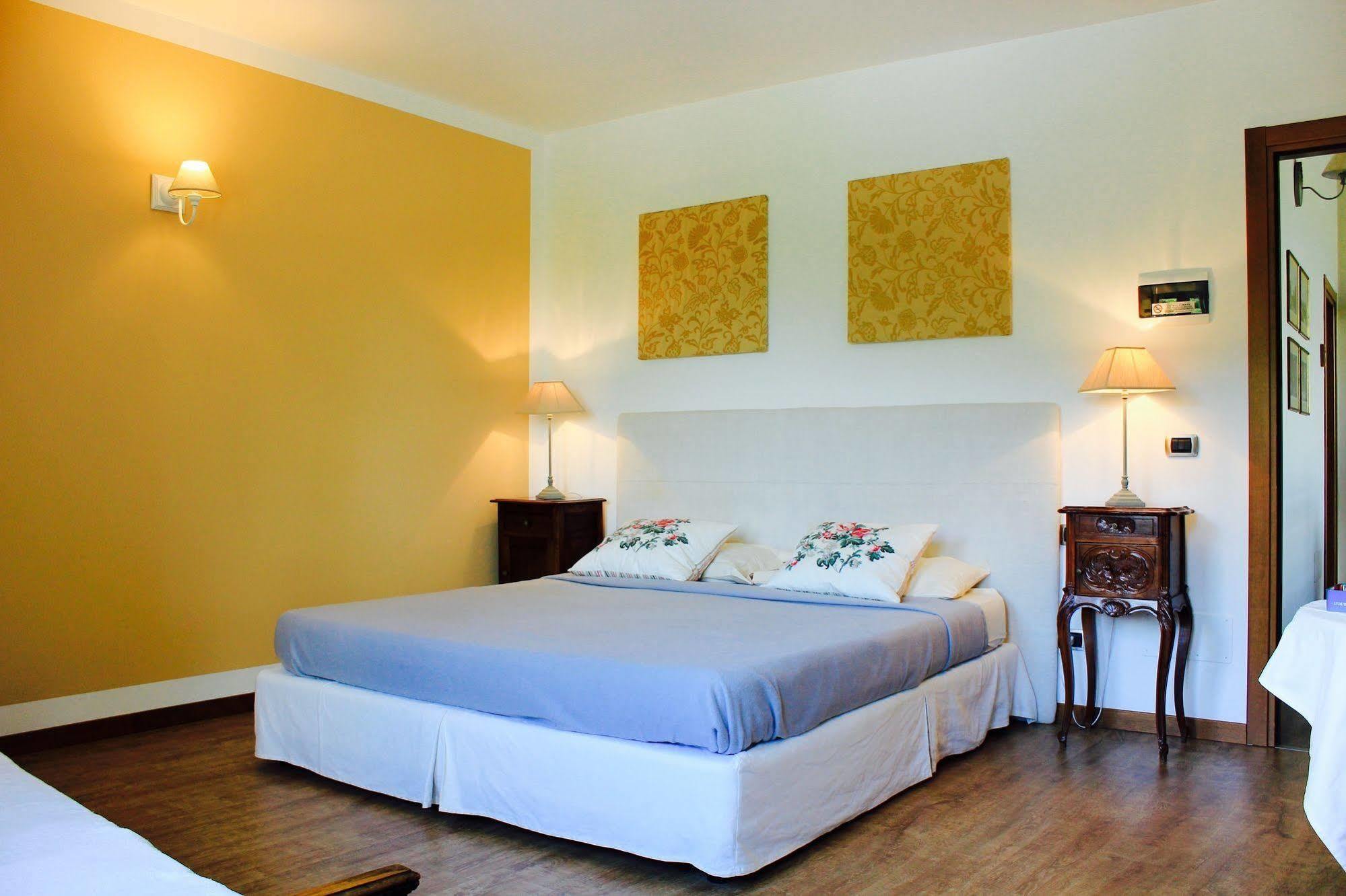 Cascina Castagneto Hotel Castell'Alfero Exterior photo